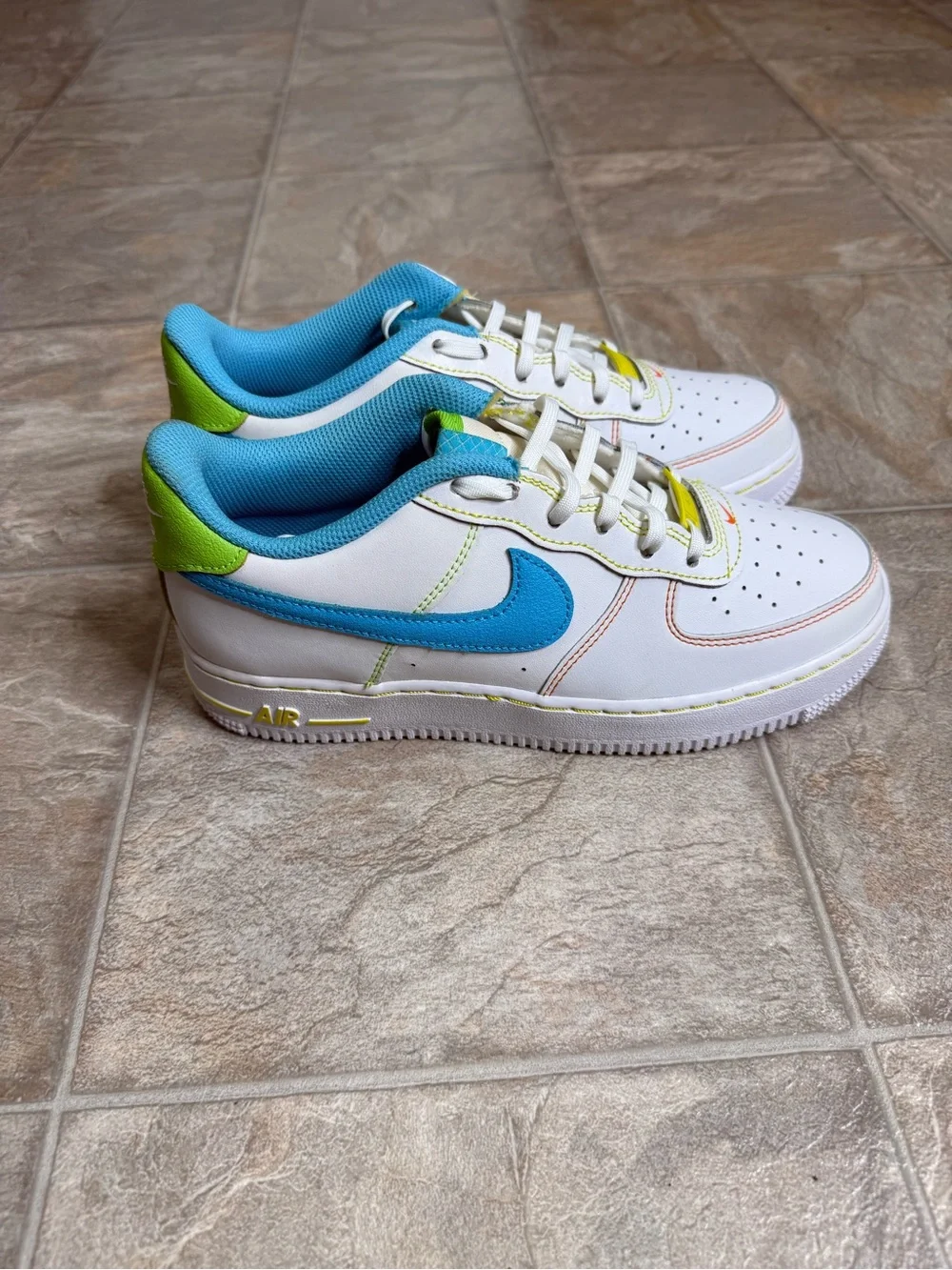 Nike Air Force 1 Low White Rainbow Stitch GS Shoe Size 6 White FJ4614-100 NWOT